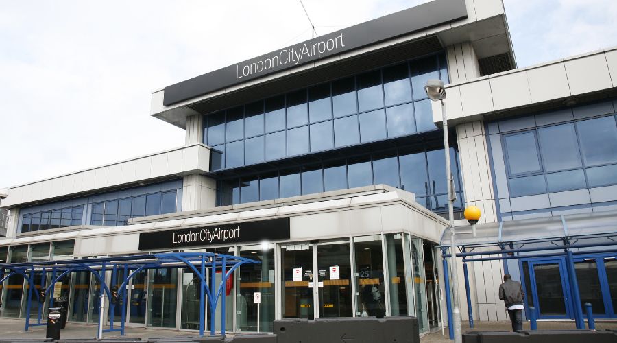 Comfy Ride private hire vehicle for London City Airport airport transfers