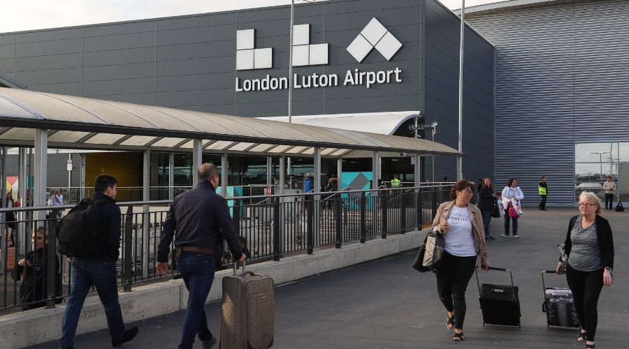 Comfy Ride private hire vehicle for Luton Airport airport transfers