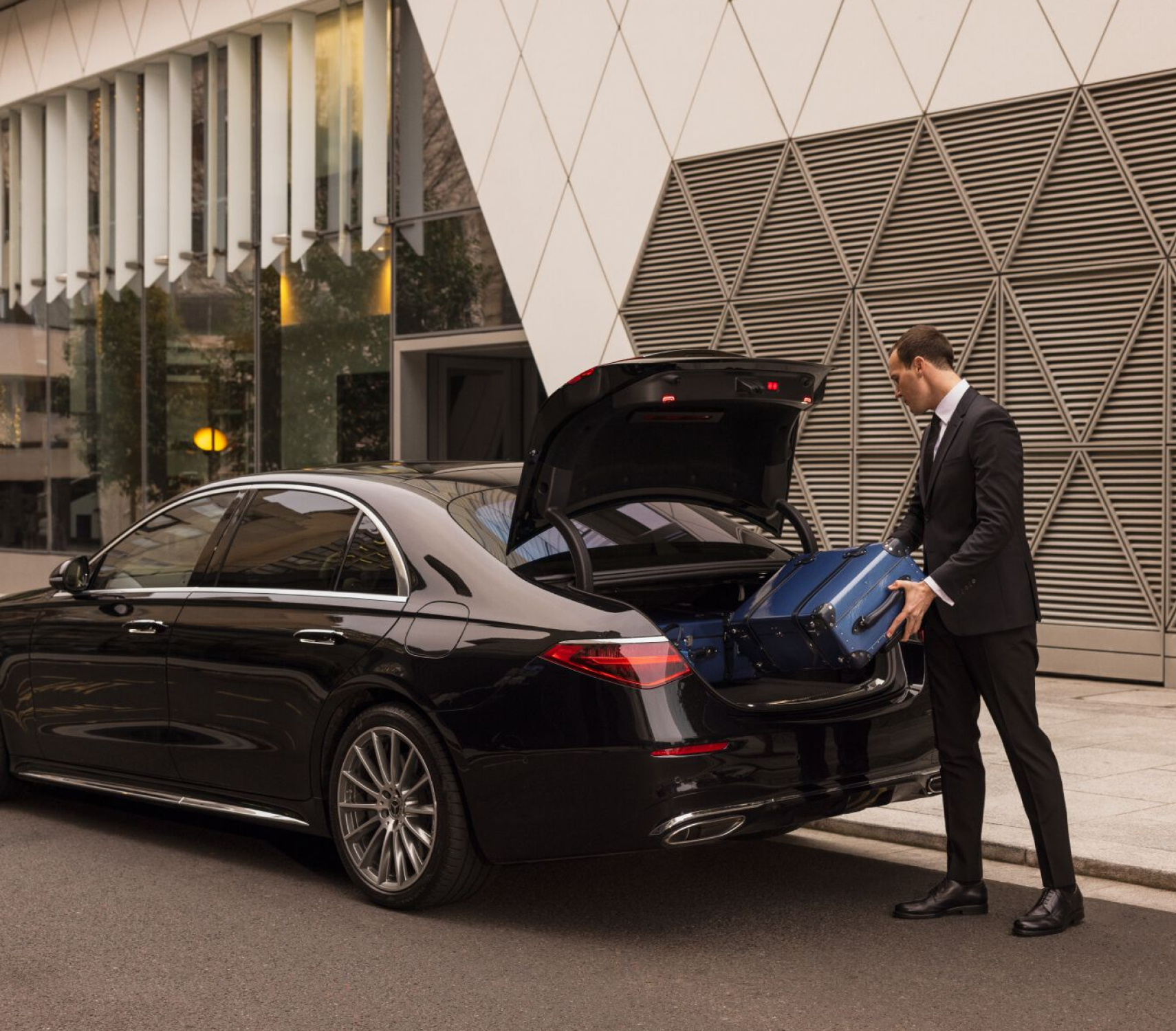 Professional driver providing airport transfers from Harrow